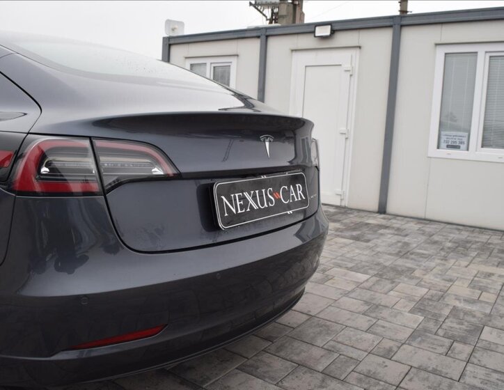 Tesla Model 3 Sedan 0,0 366 kw