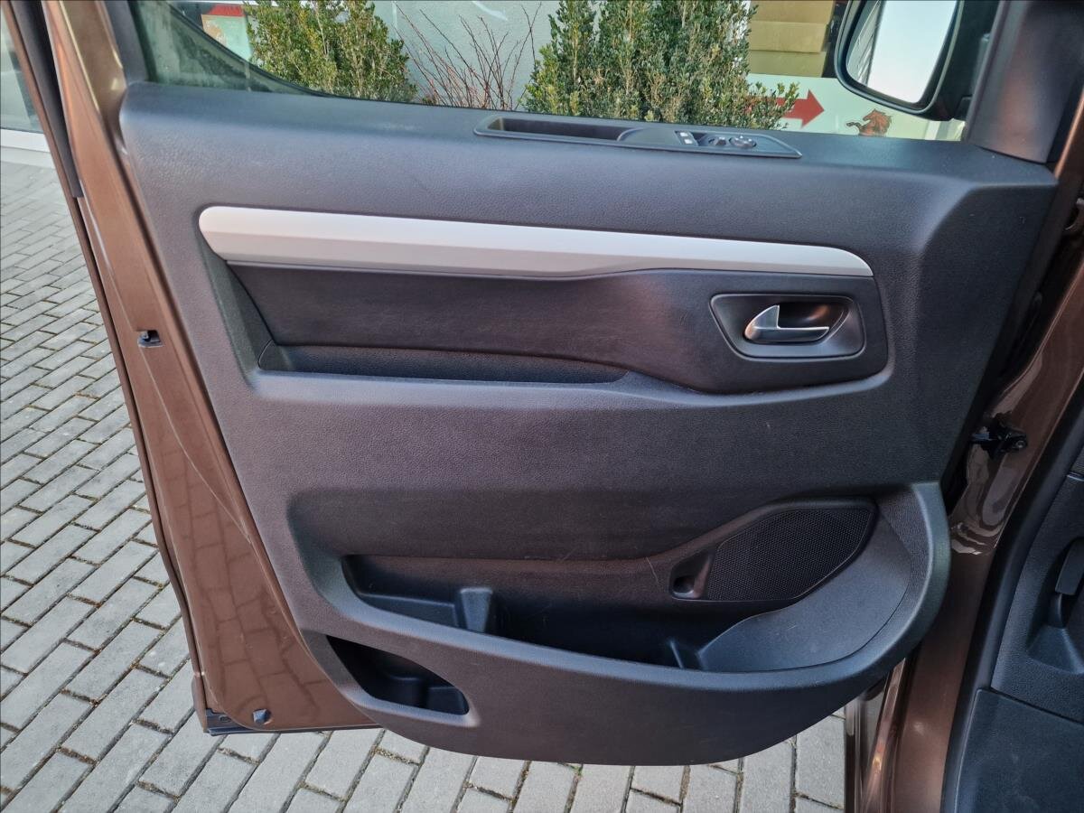 Peugeot Traveller MPV 2,0 l 130 kw