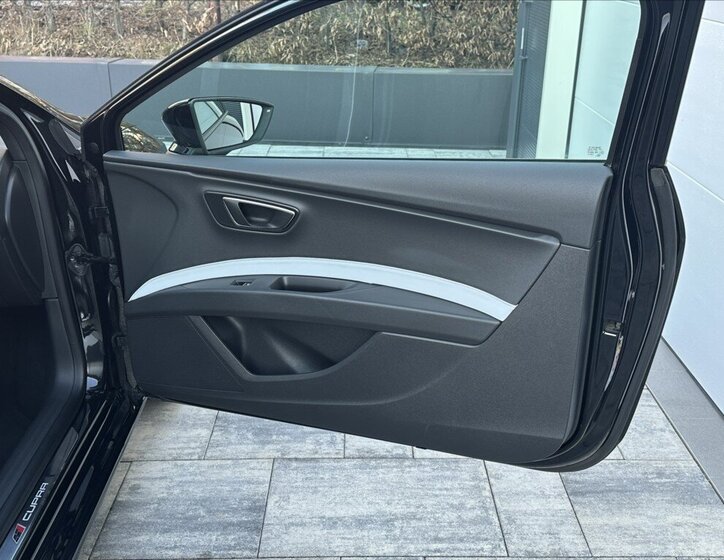 Seat Leon Hatchback 2,0 l 213 kw