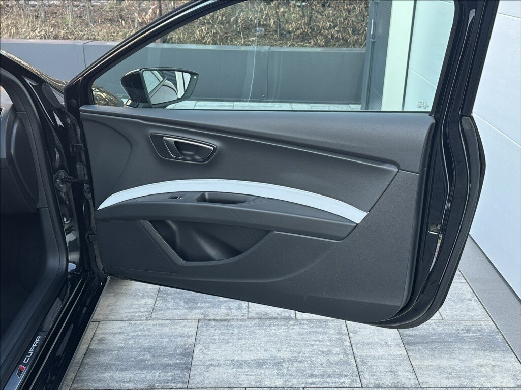 Seat Leon Hatchback 2,0 l 213 kw