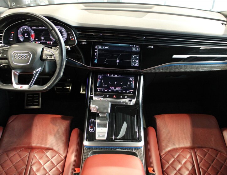 Audi SQ8 SUV / Terénní 4,0 l 320 kw