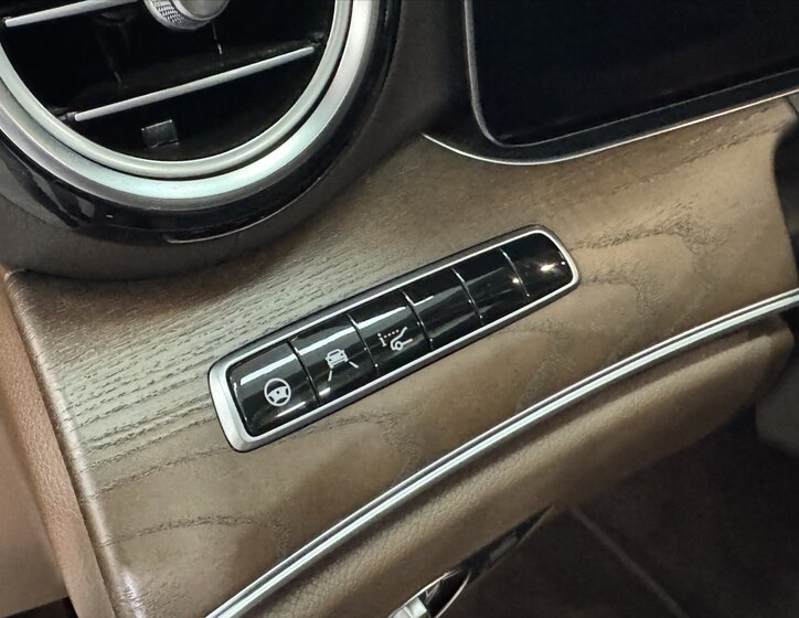 Mercedes-Benz Třídy E Sedan / Limuzína 2,9 l 250 kw