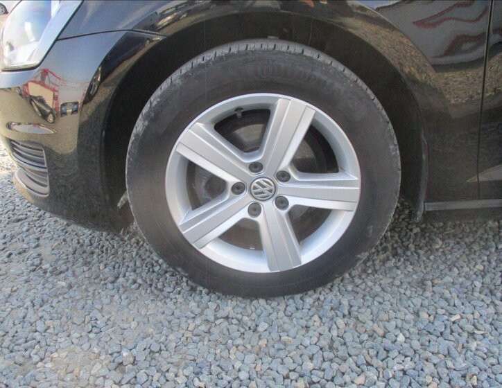 Volkswagen Golf Hatchback 1,2 l 77 kw