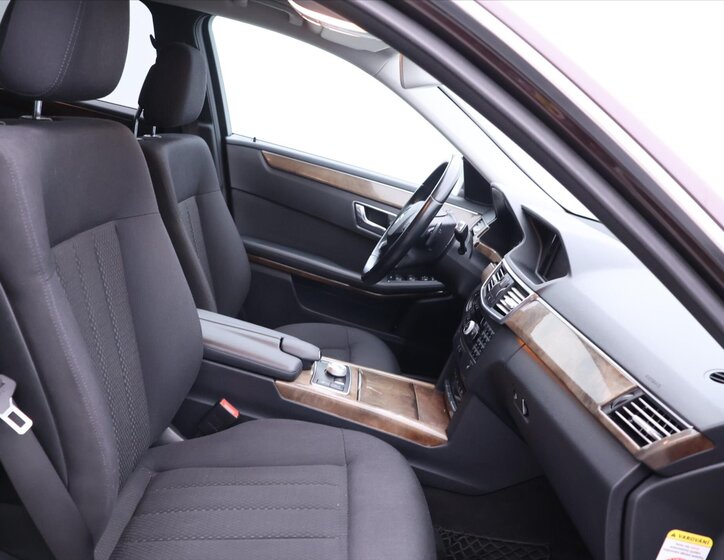 Mercedes-Benz Třídy E Sedan / Limuzína 3,5 l 215 kw