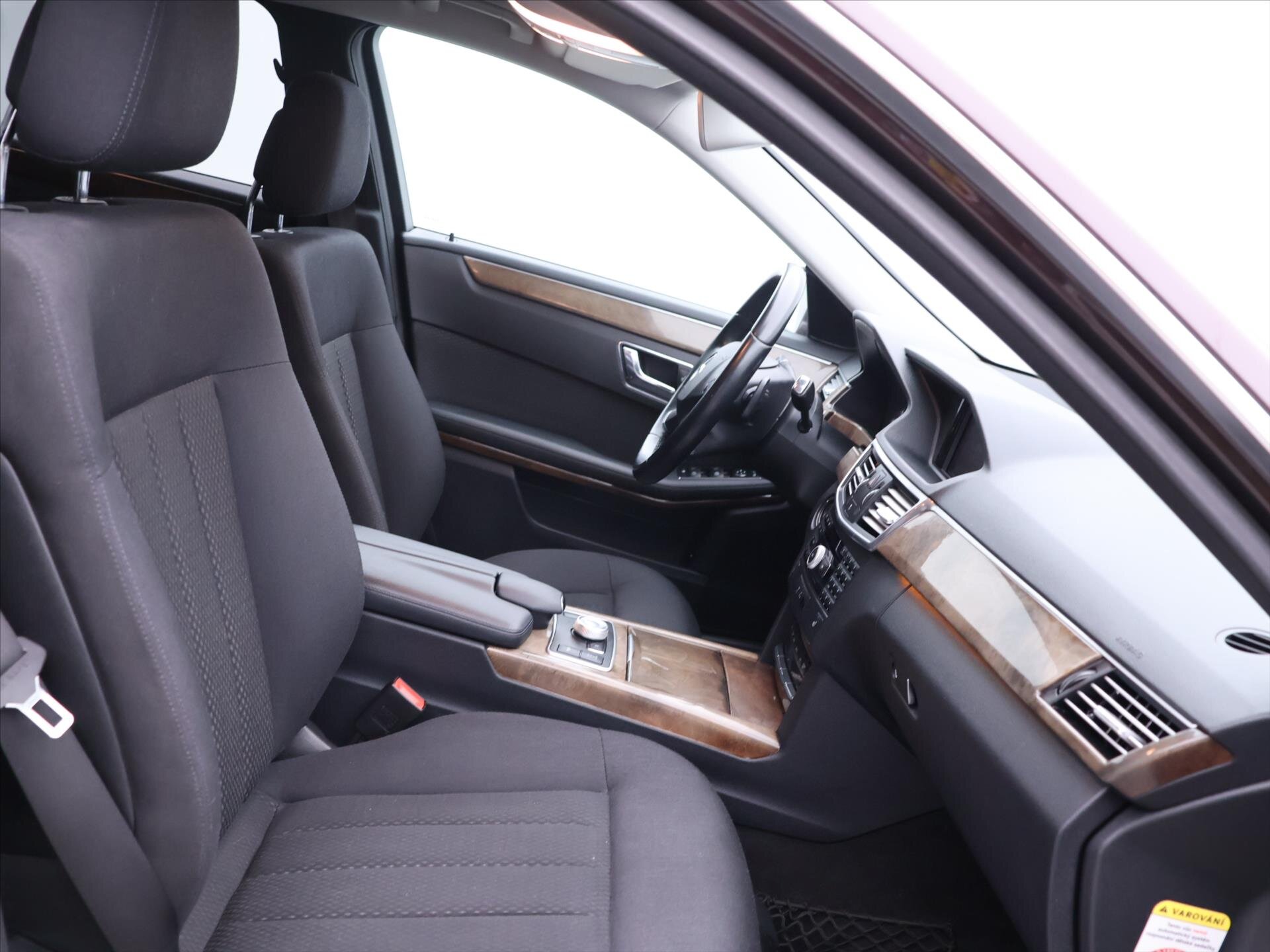 Mercedes-Benz Třídy E Sedan / Limuzína 3,5 l 215 kw