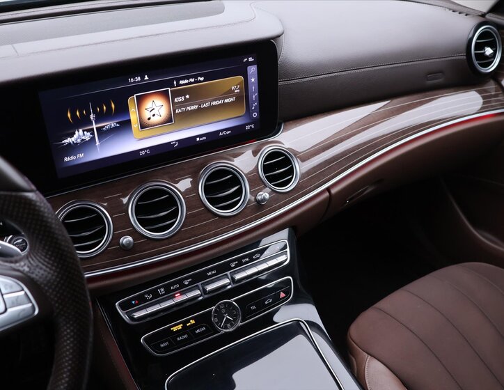 Mercedes-Benz Třídy E Sedan 2,0 l 135 kw