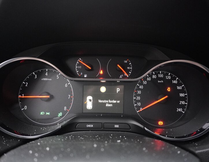 Opel Grandland X SUV 1,2 l 96 kw