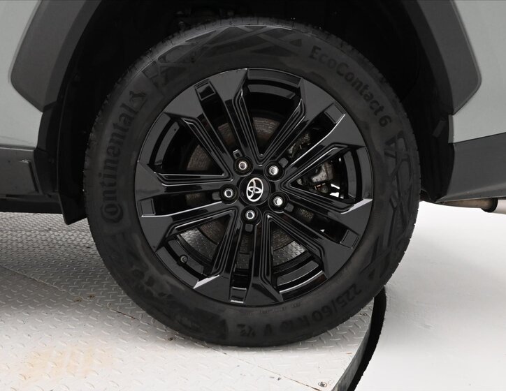 Toyota RAV4 SUV / Terénní 2,0 l 129 kw