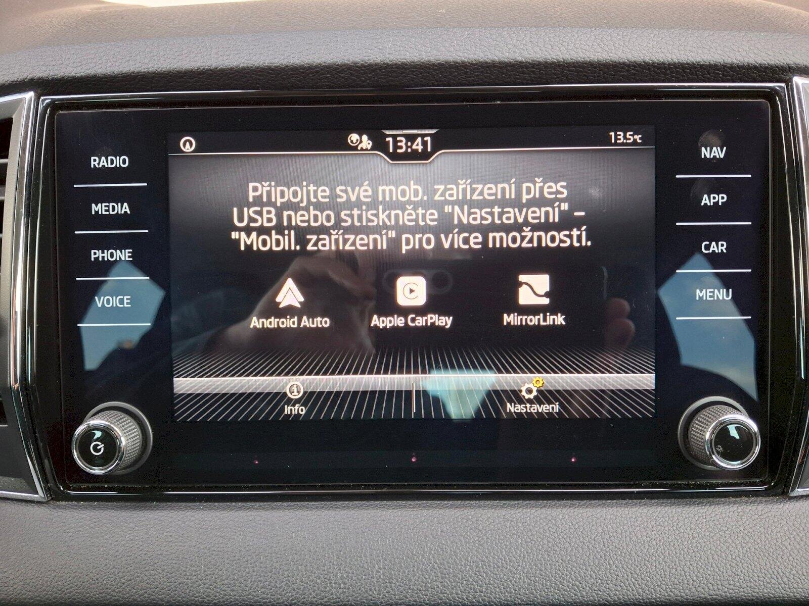 Škoda Karoq SUV / Terénní 1,5 l 110 kw