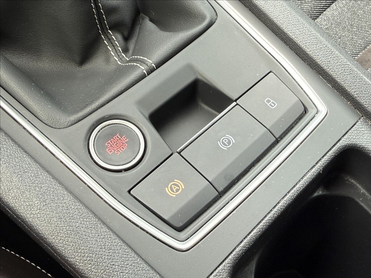 Seat Leon Hatchback 1,5 l 96 kw