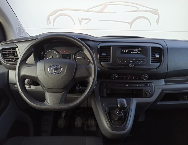 Toyota ProAce Verso 13
