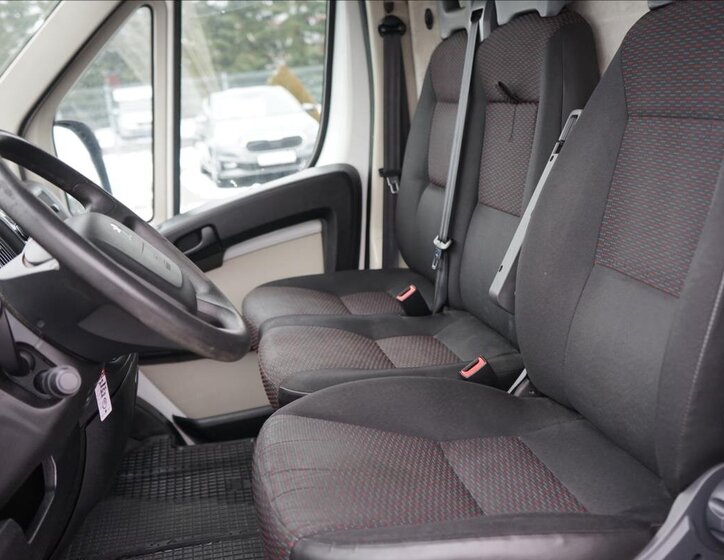 Peugeot Boxer Skříň 2,2 l 96 kw