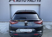 Alfa Romeo Stelvio 4