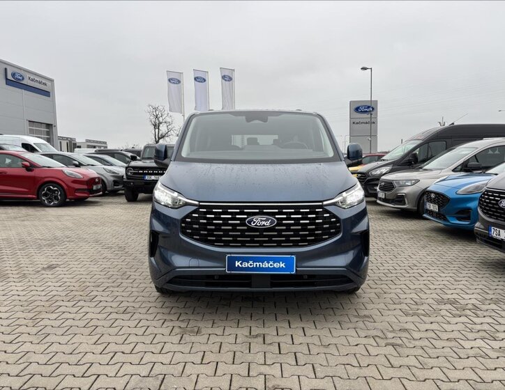 Ford Tourneo Custom 8