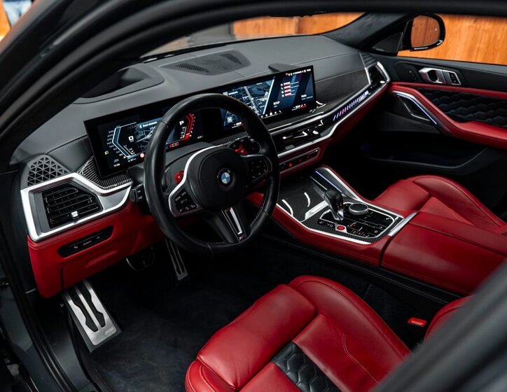 BMW X6 SUV 4,4 l 460 kw