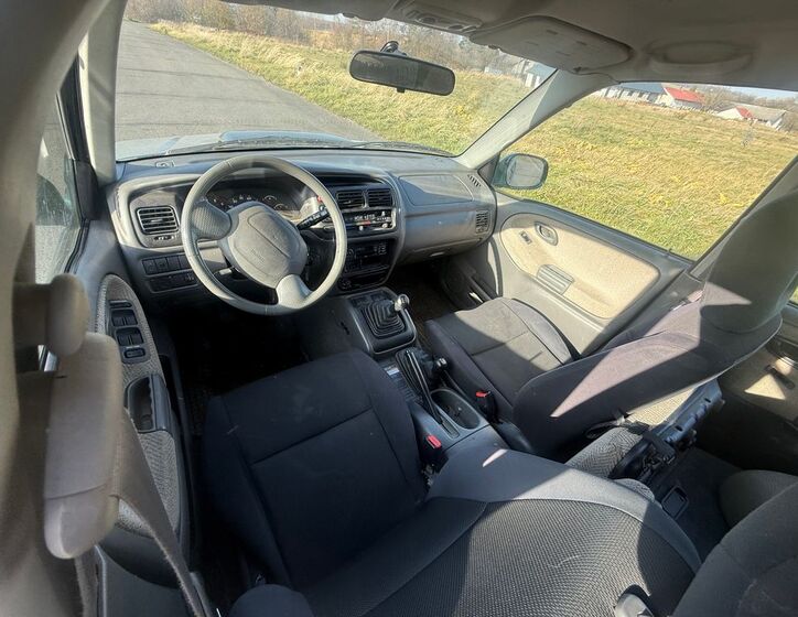 Suzuki Grand Vitara 10