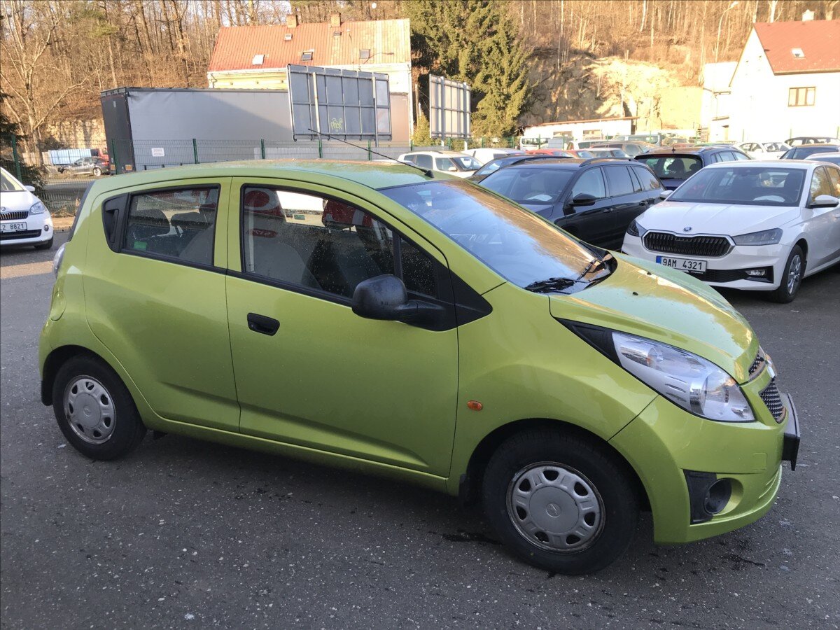 Chevrolet Spark Hatchback 995,0 50 kw
