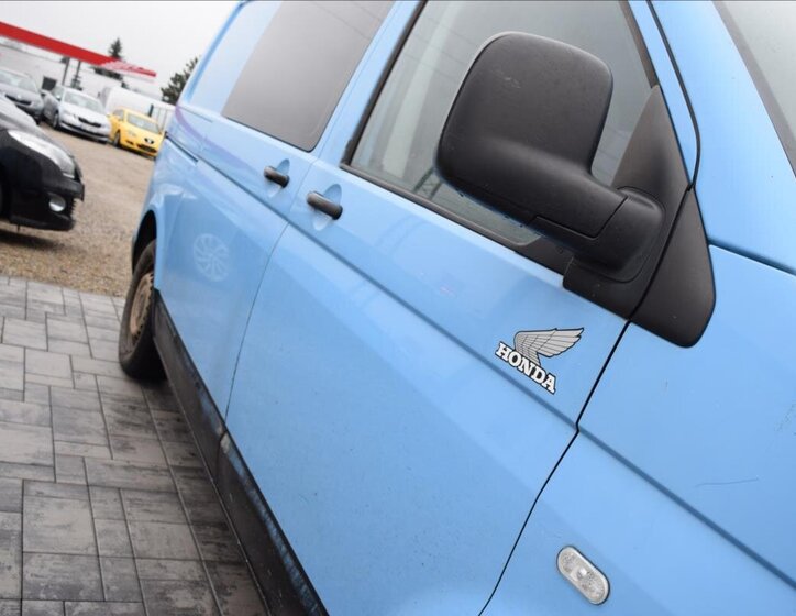 Volkswagen Transporter Kombi 2,5 l 96 kw