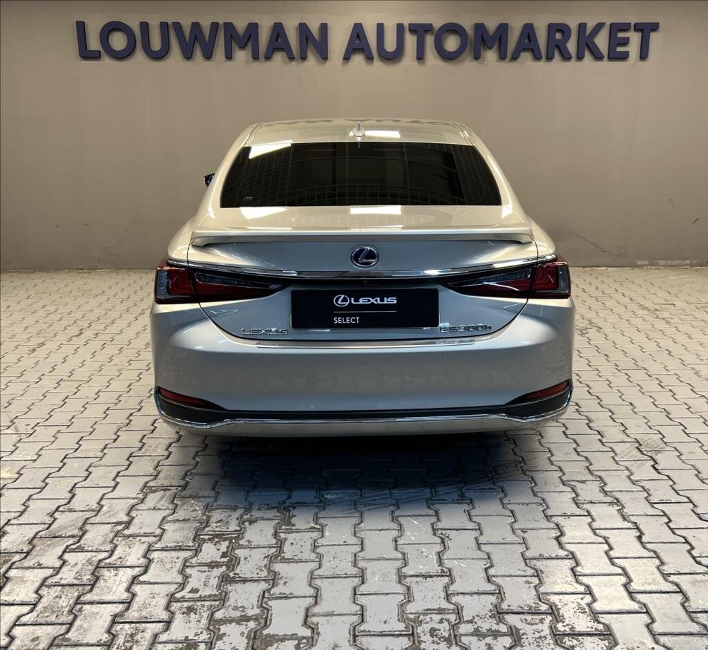 Lexus ES 300h Sedan 2,5 l 160 kw