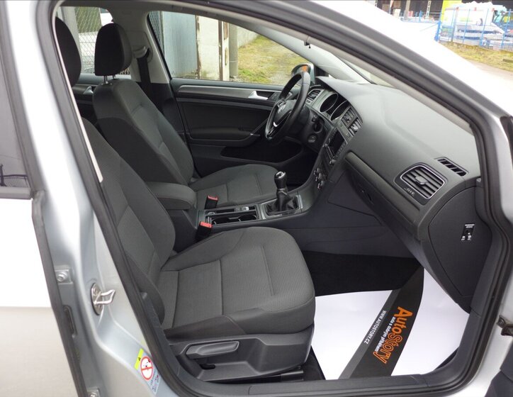 Volkswagen Golf Hatchback 1,2 l 77 kw