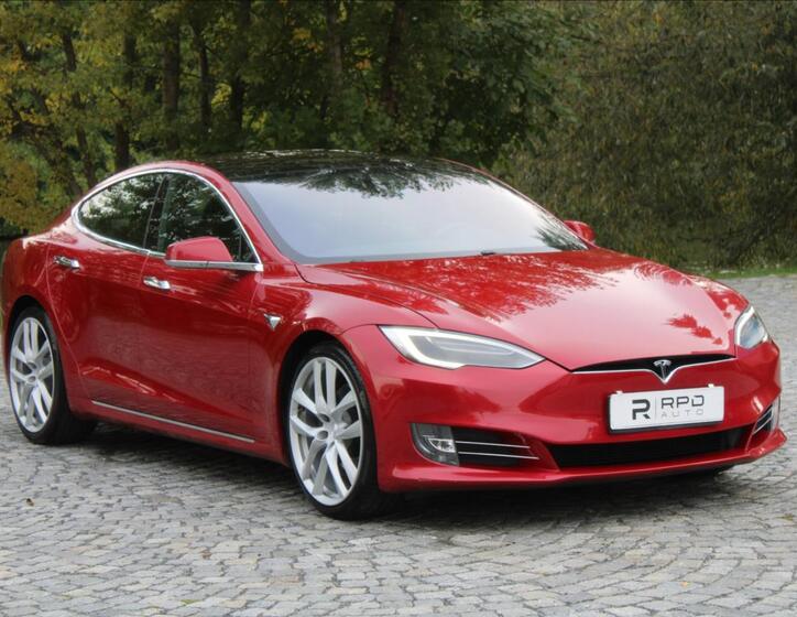 Tesla Model S 37