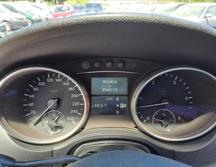 Mercedes-Benz Třídy M 8