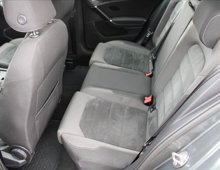 Volkswagen Golf Kombi 1,5 l 96 kw