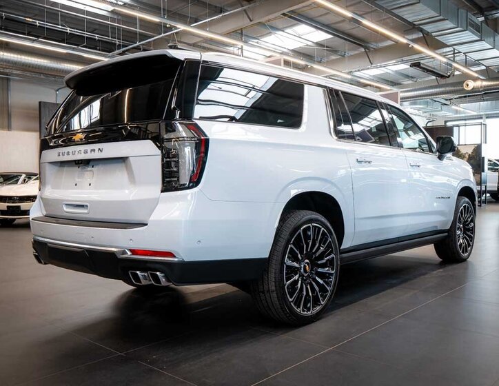 Chevrolet Suburban SUV 6,2 l 313 kw