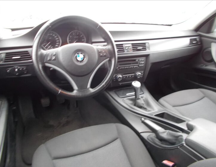 BMW Řada 3 18