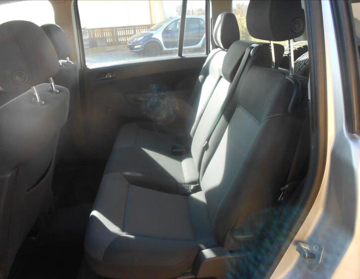 Opel Zafira 16
