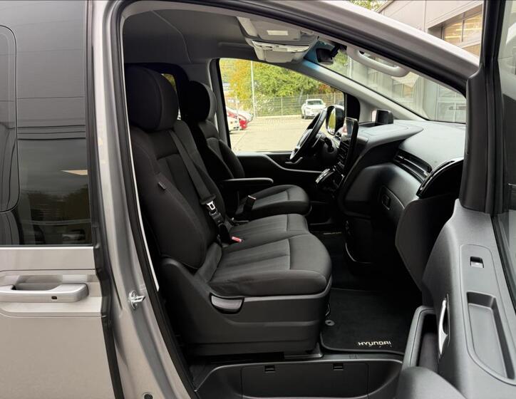 Hyundai Staria 11