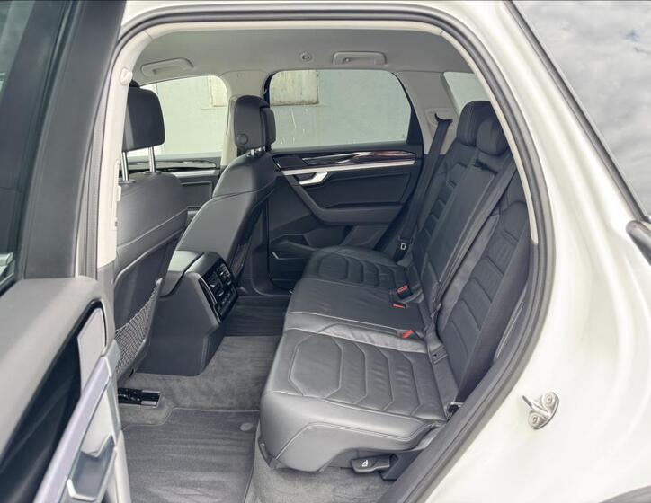 Volkswagen Touareg 19