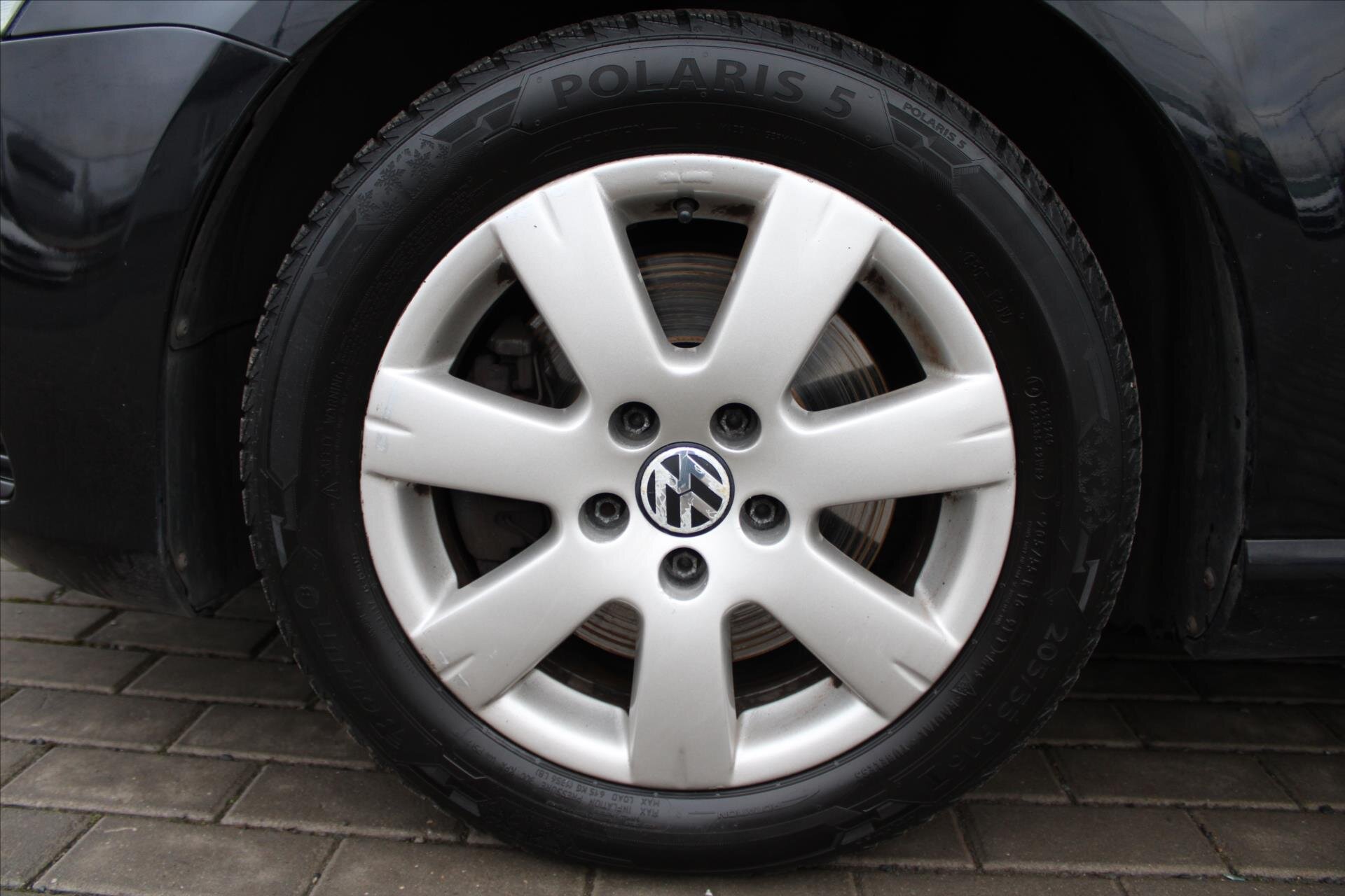 Volkswagen Passat Kombi 1,6 l 77 kw