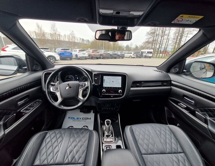 Mitsubishi Outlander SUV / Terénní 2,4 l 165 kw