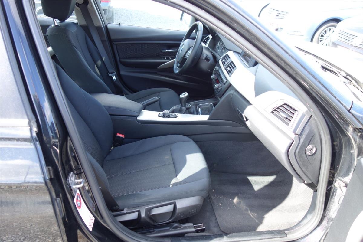 BMW Řada 3 Sedan / Limuzína 2,0 l 105 kw