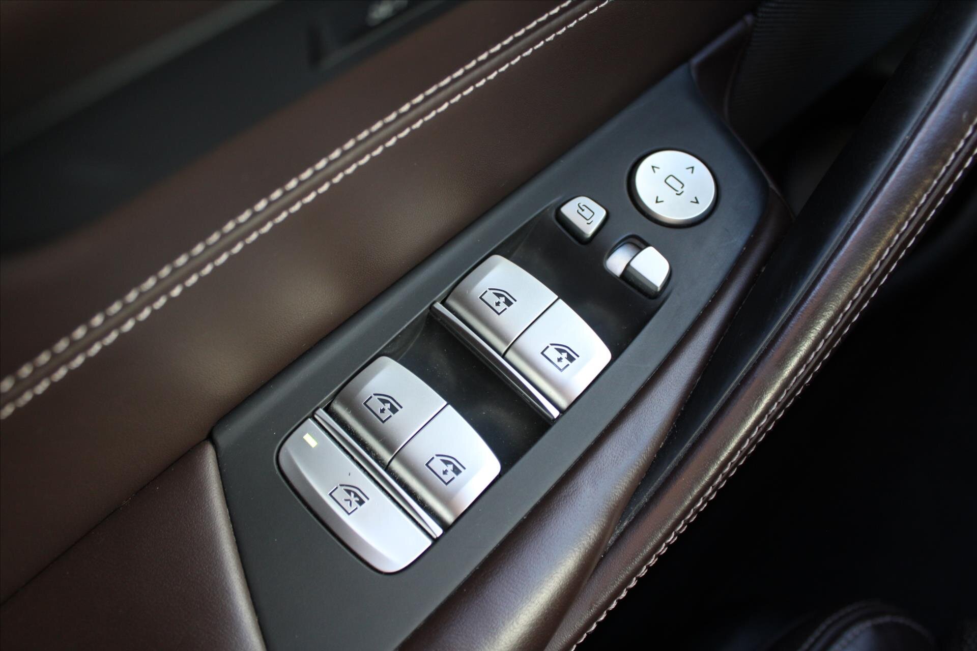 BMW Řada 5 Sedan / Limuzína 3,0 l 250 kw