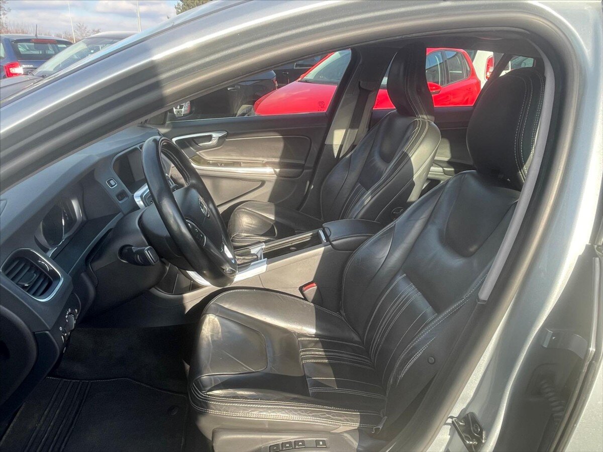 Volvo V60 Kombi 2,4 l 158 kw