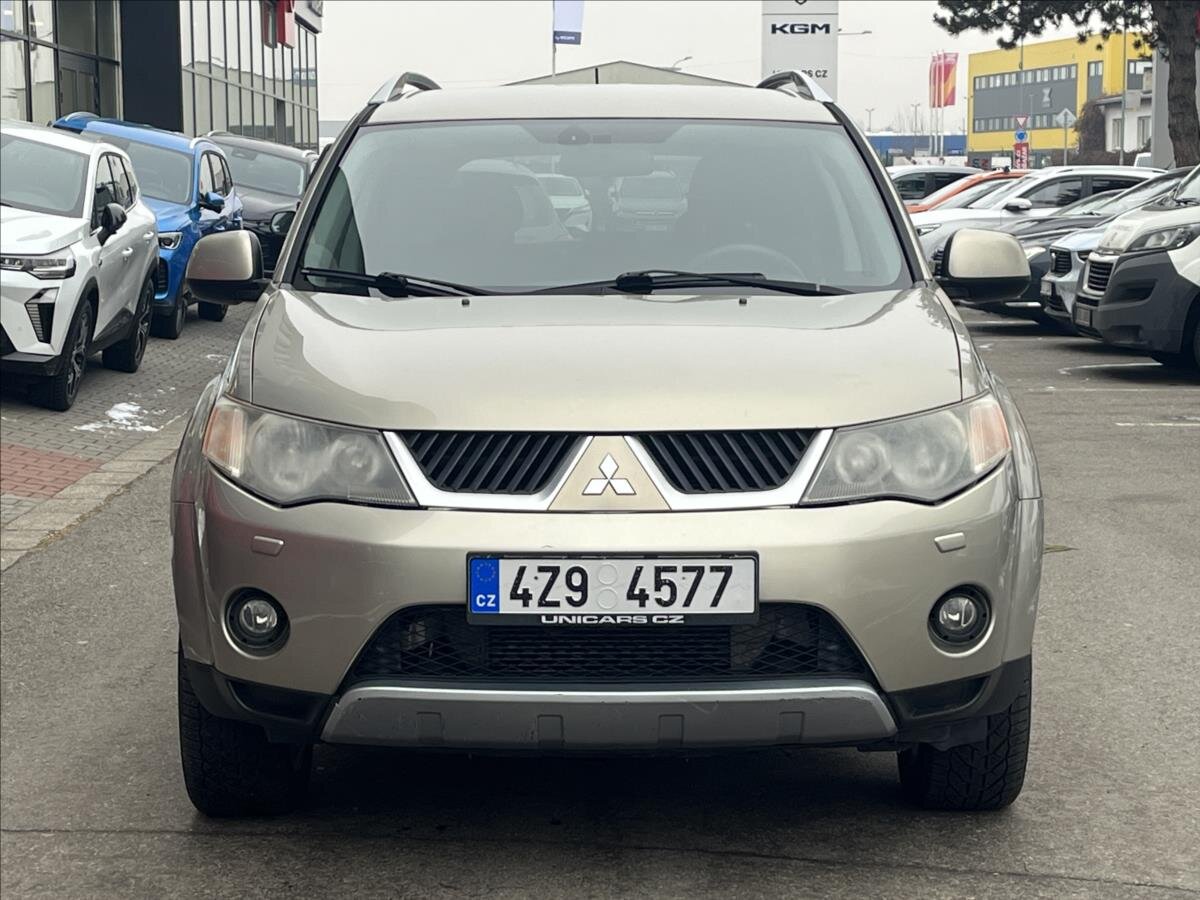 Mitsubishi Outlander SUV / Terénní 2,0 l 103 kw