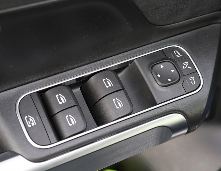 Mercedes-Benz GLB SUV 2,0 l 324 kw