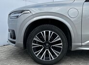 Volvo XC90 SUV / Terénní 2,0 l 335 kw