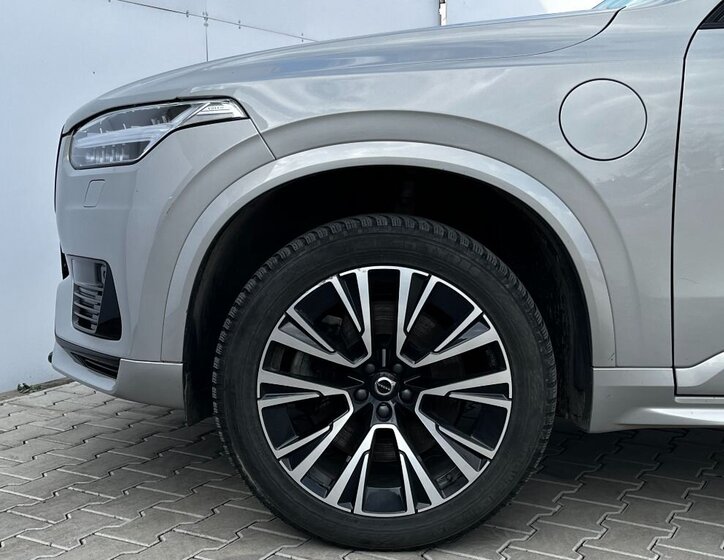 Volvo XC90 SUV / Terénní 2,0 l 335 kw