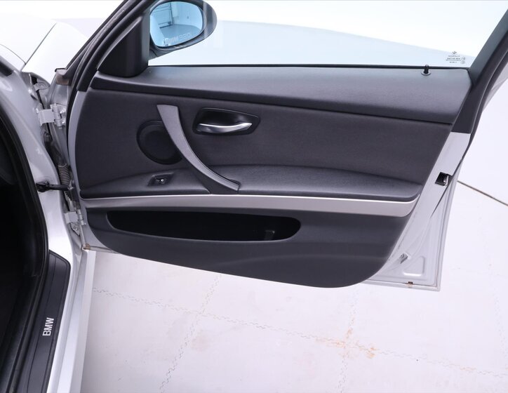 BMW Řada 3 Sedan / Limuzína 2,0 l 110 kw