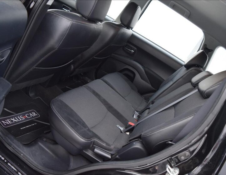 Citroën C-Crosser 18