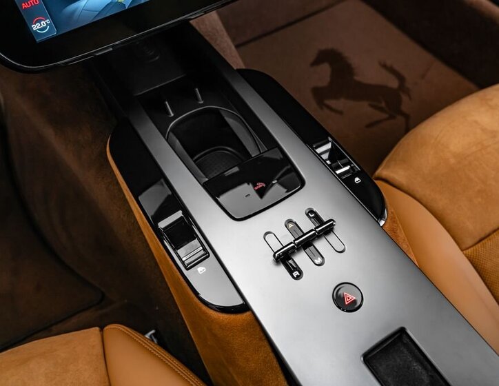 Ferrari Ostatní Kupé 3,9 l 471 kw