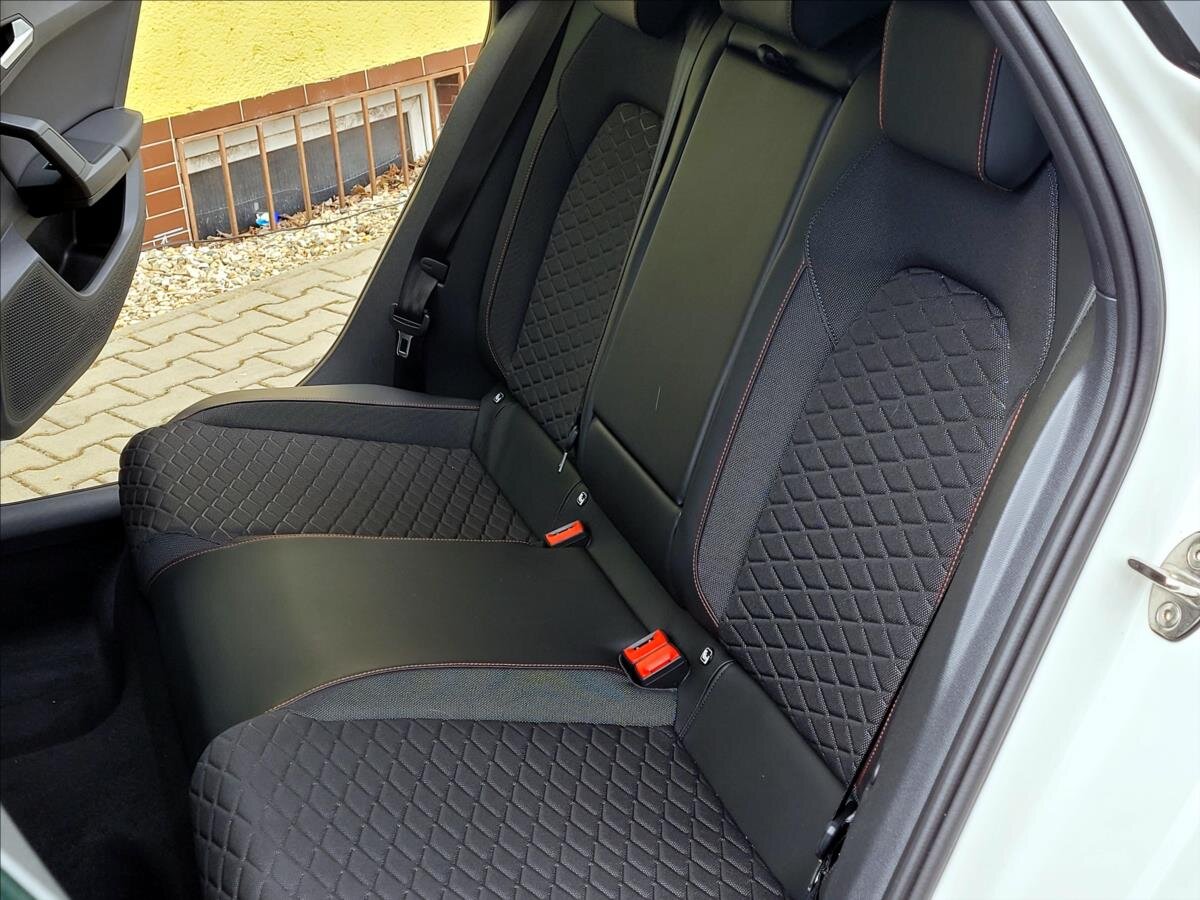 Seat Leon Hatchback 1,5 l 110 kw