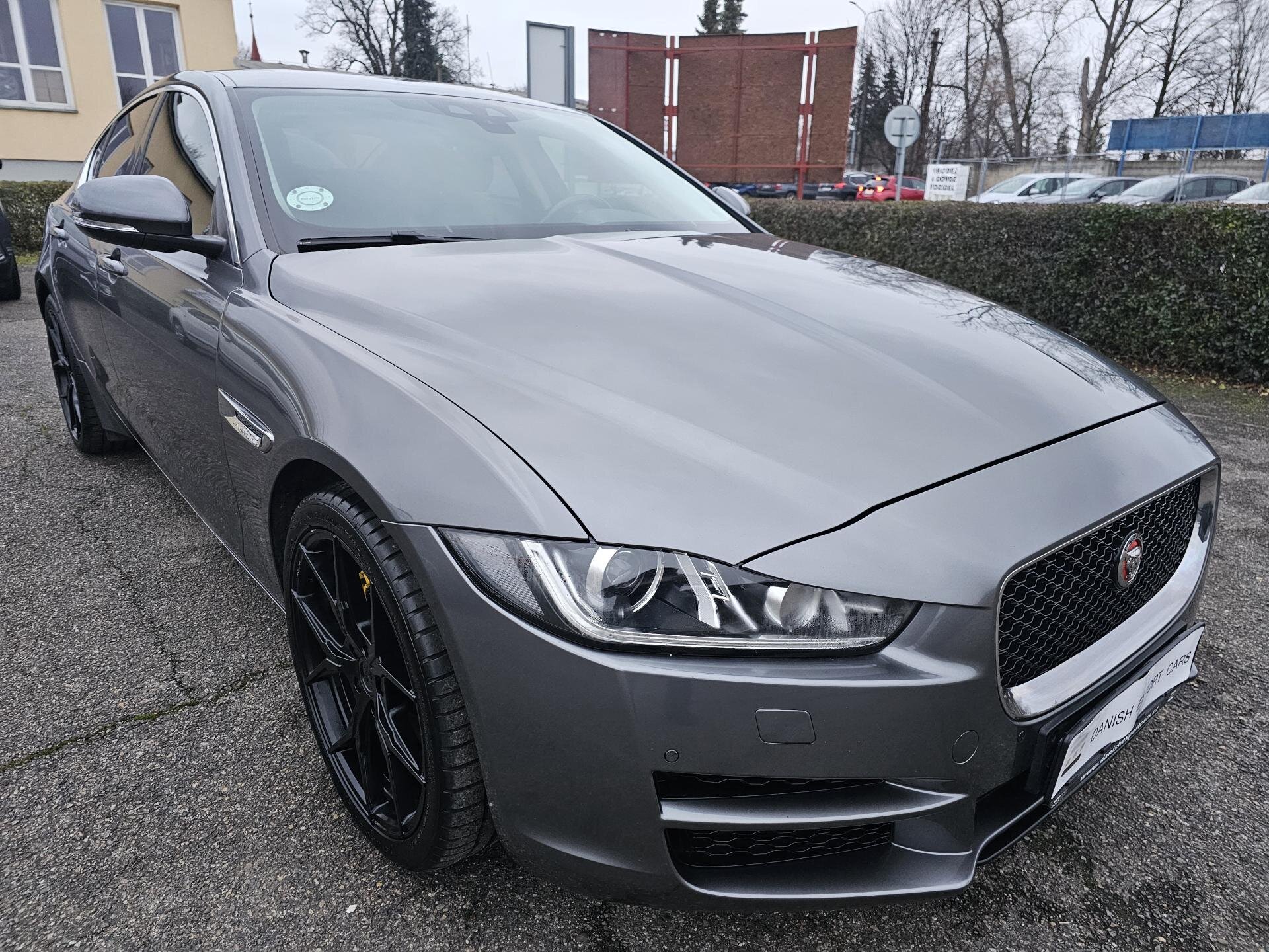 Jaguar XE