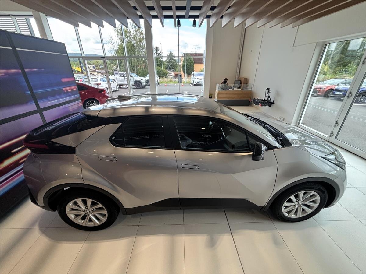 Toyota C-HR SUV 1,8 l 103 kw