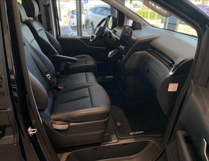 Hyundai Staria 43