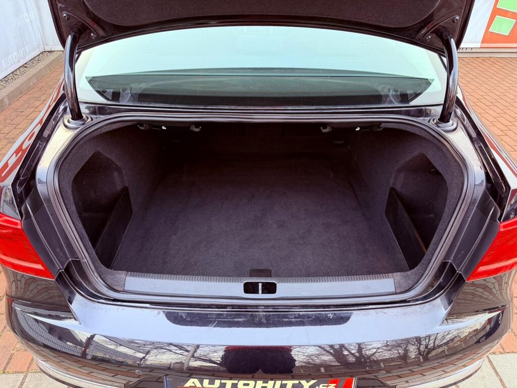 Volkswagen Passat Sedan / Limuzína 2,0 l 130 kw