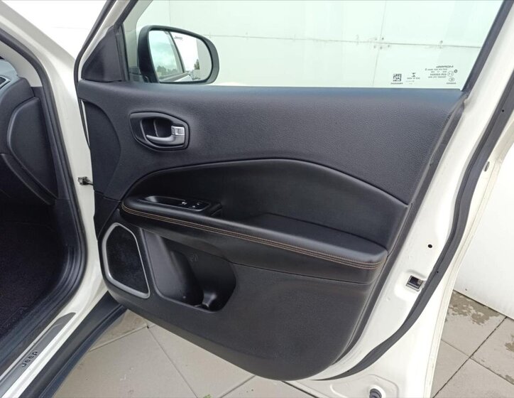 Jeep Compass SUV 2,0 l 125 kw